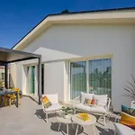 Holiday home Alice
