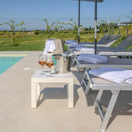 Alice Montecosaro (Marche)