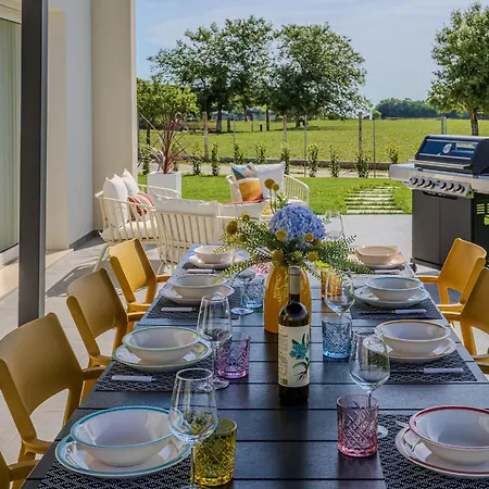 Alice Montecosaro (Marche)