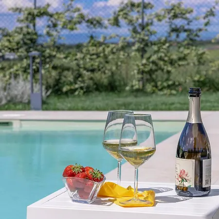 Ferienhaus Alice Montecosaro (Marche)